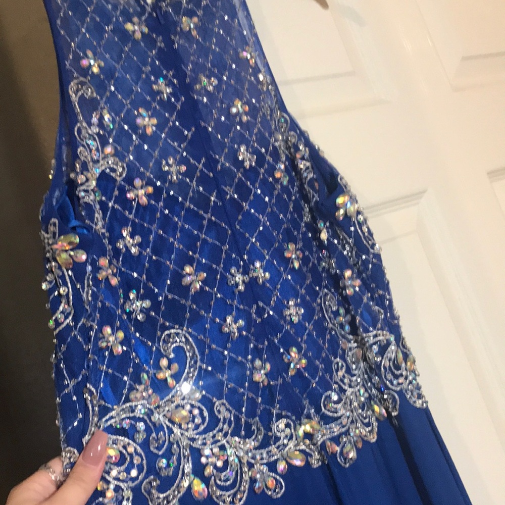 Dress - Picture 4 of 6